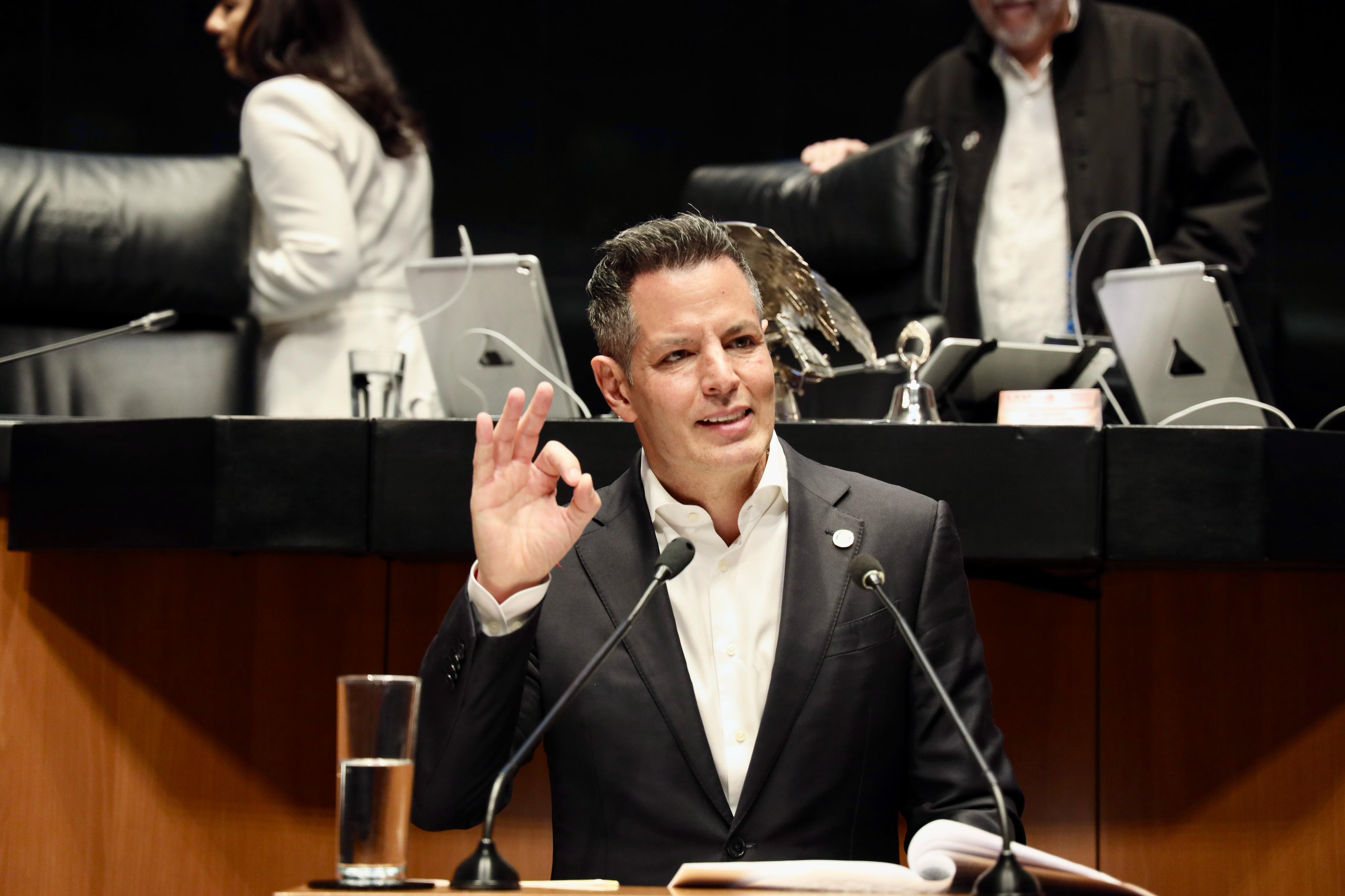 Posicionamiento del grupo parlamentario de Morena sobre el dictamen de reforma constitucional a los artículos 25 y 73 de la Constitución en materia de simplificación administrativa y digitalización, en voz del senador Alejandro Ismael Murat Hinojosa.