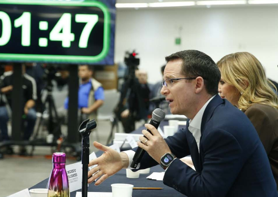El coordinador de las y los senadores del PAN, Ricardo Anaya Cortés, en la Reunión de Comisiones Unidas de Hacienda y Crédito Público