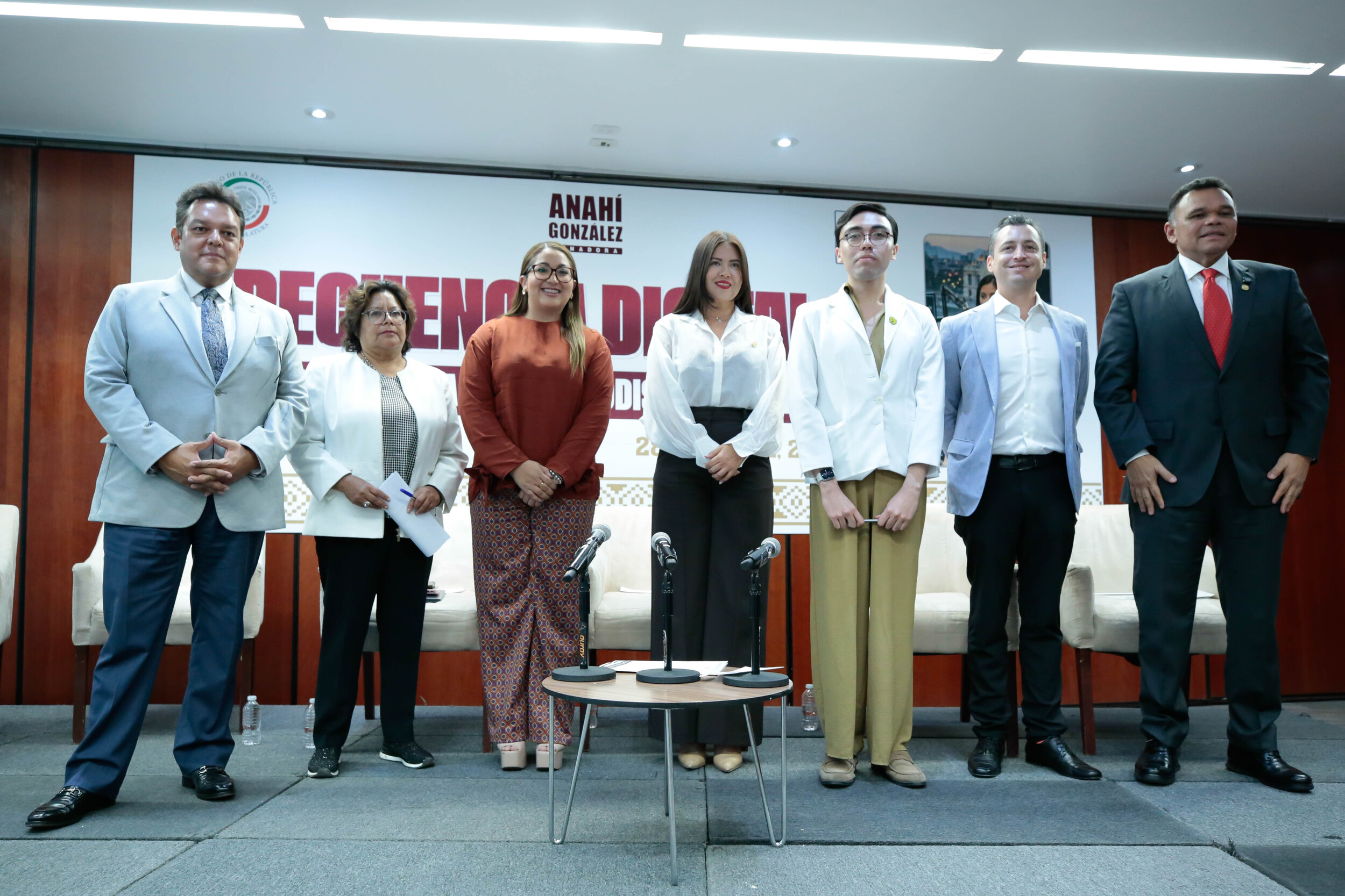 Regulación de IA debe evitar que sea una herramienta de manipulación o desinformación, coinciden en foro