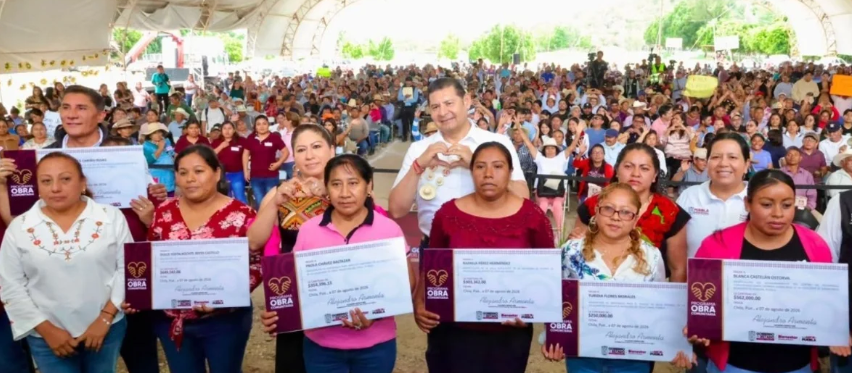 Alejandro Armenta lleva 19 mdp en obras comunitarias a la Mixteca poblana