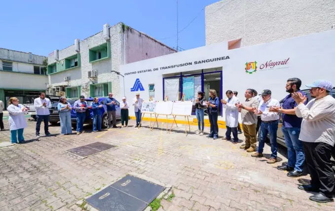 Miguel Ángel Navarro y Beatriz Estrada fortalecen el Centro Estatal de Transfusión Sanguínea