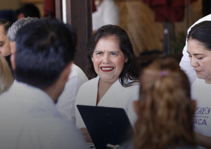 Fortalece Laura Estrada diálogo con sector empresarial