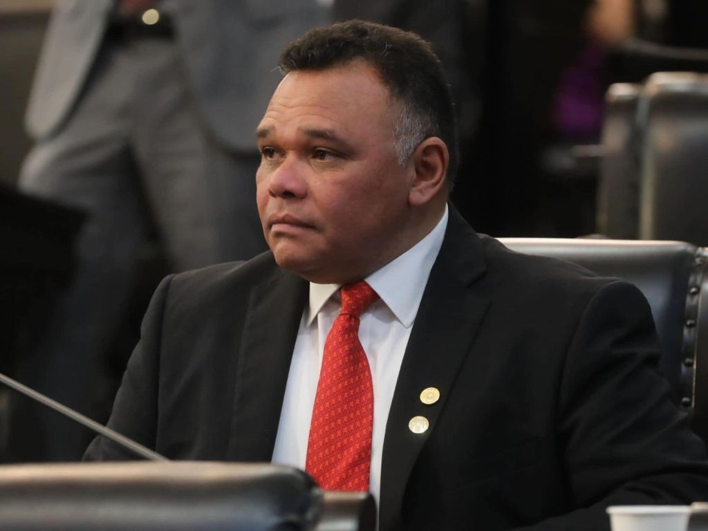 Senador Rolando Zapata impulsa leyes de inteligencia artificial, ciberseguridad y protección de datos en México
