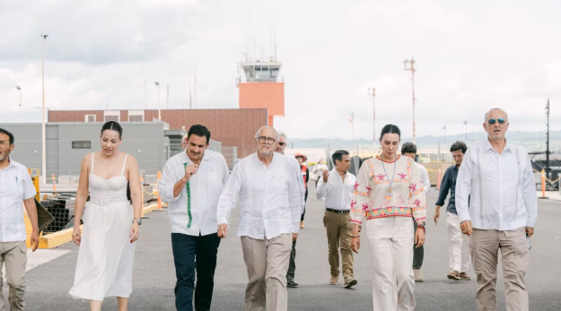 Miguel Ángel Navarro Quintero presenta avances del Aeropuerto Internacional Tepic–Riviera Nayarit