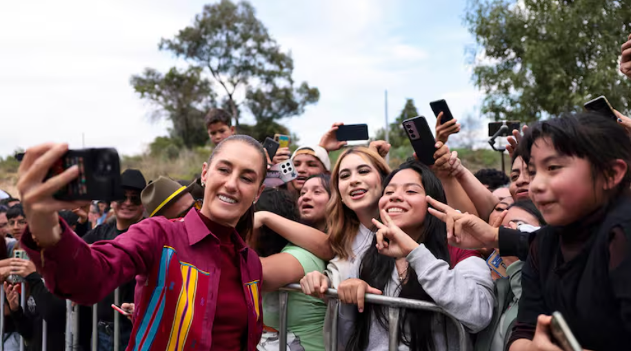 Claudia Sheinbaum inauguró la Universidad Rosario Castellanos y anunció apoyo para el transporte para los estudiantes