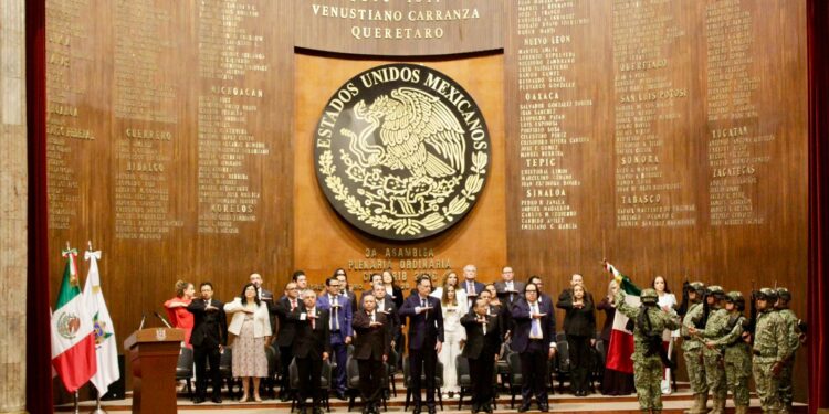 Inaugura Kuri tercera asamblea de tribunales de todo el país