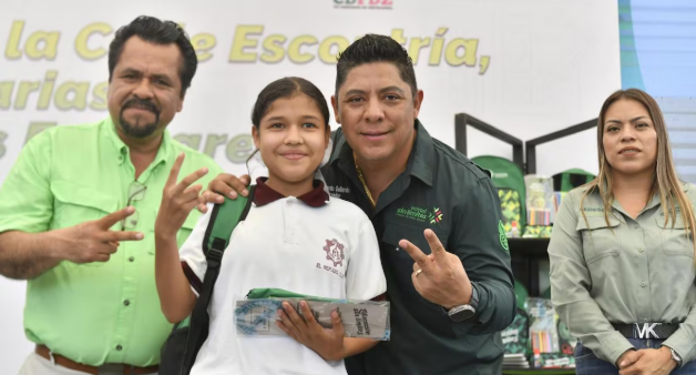 Ricardo Gallardo entrega apoyos y arranca obras en Ciudad Fernández