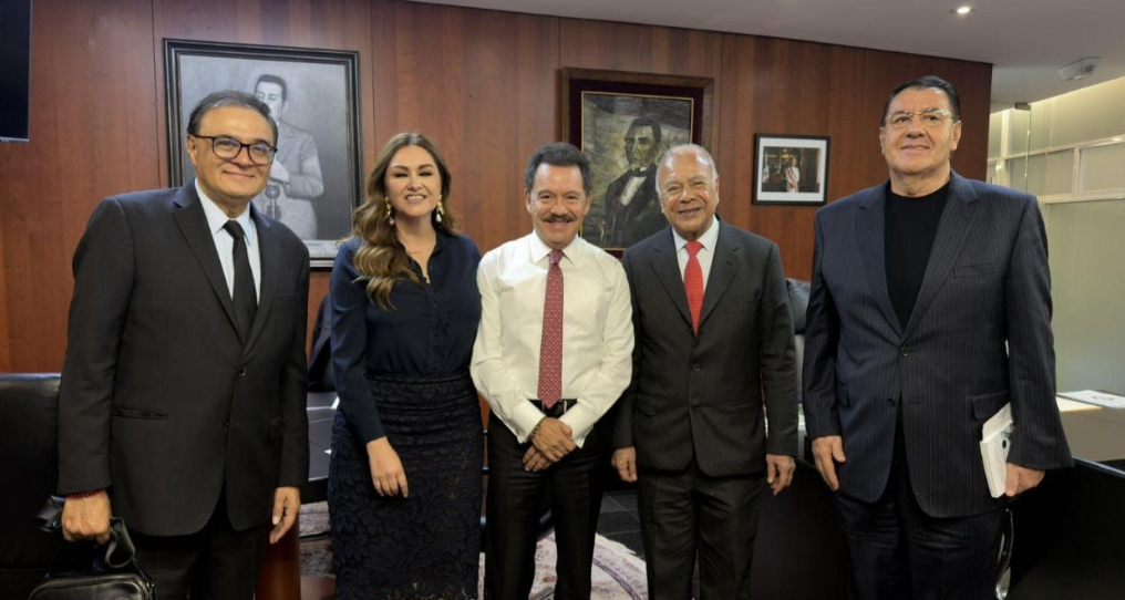 Tras reclamos por consulta de revocación en "Plan B", Mier se reúne con cúpula del PT en el Senado