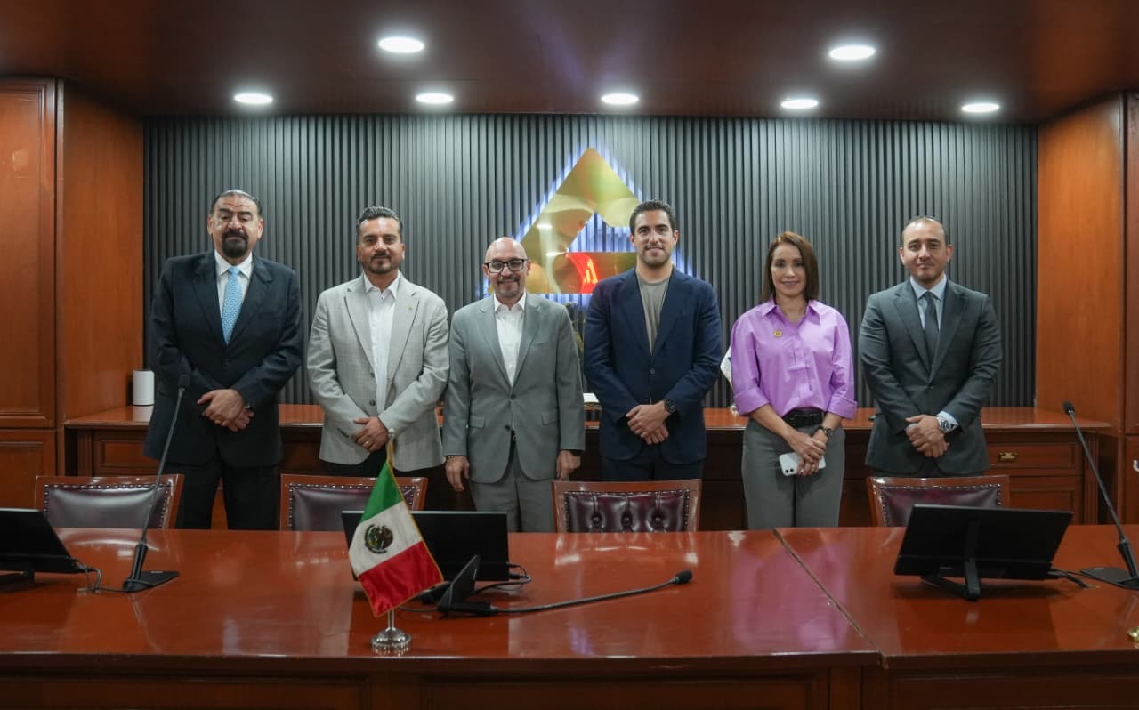 Gino Segura se reúne con representantes del sector turístico nacional
