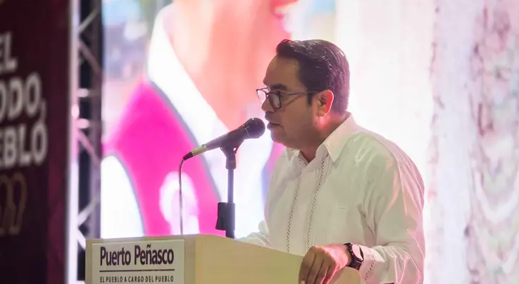 Heriberto Aguilar presenta informe en Puerto Peñasco; llama unidad en Sonora