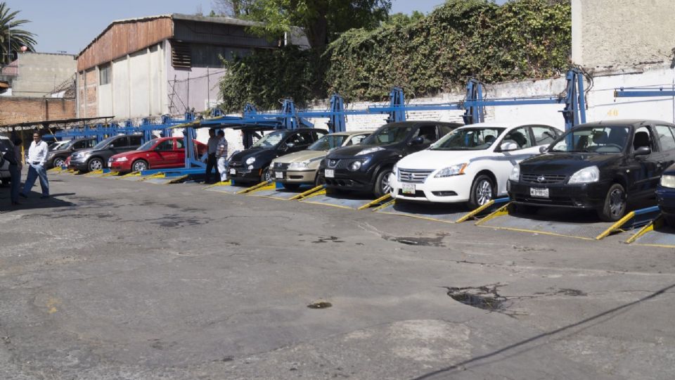 Rocío Corona Nakamura presenta iniciativa para frenar abusos en cobros de estacionamientos públicos