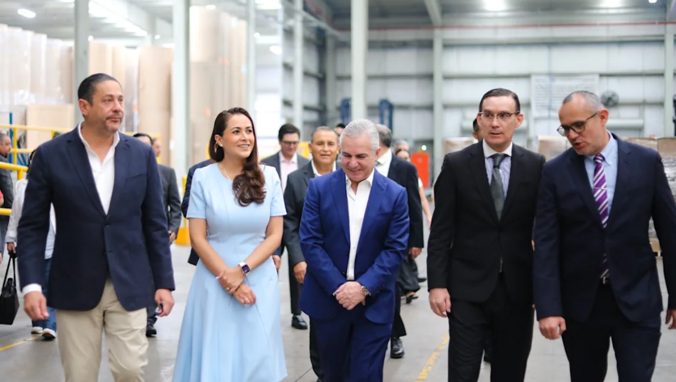 Inaugura Tere Jiménez nueva línea de producción en la empresa Microcart; generará nuevos empleos