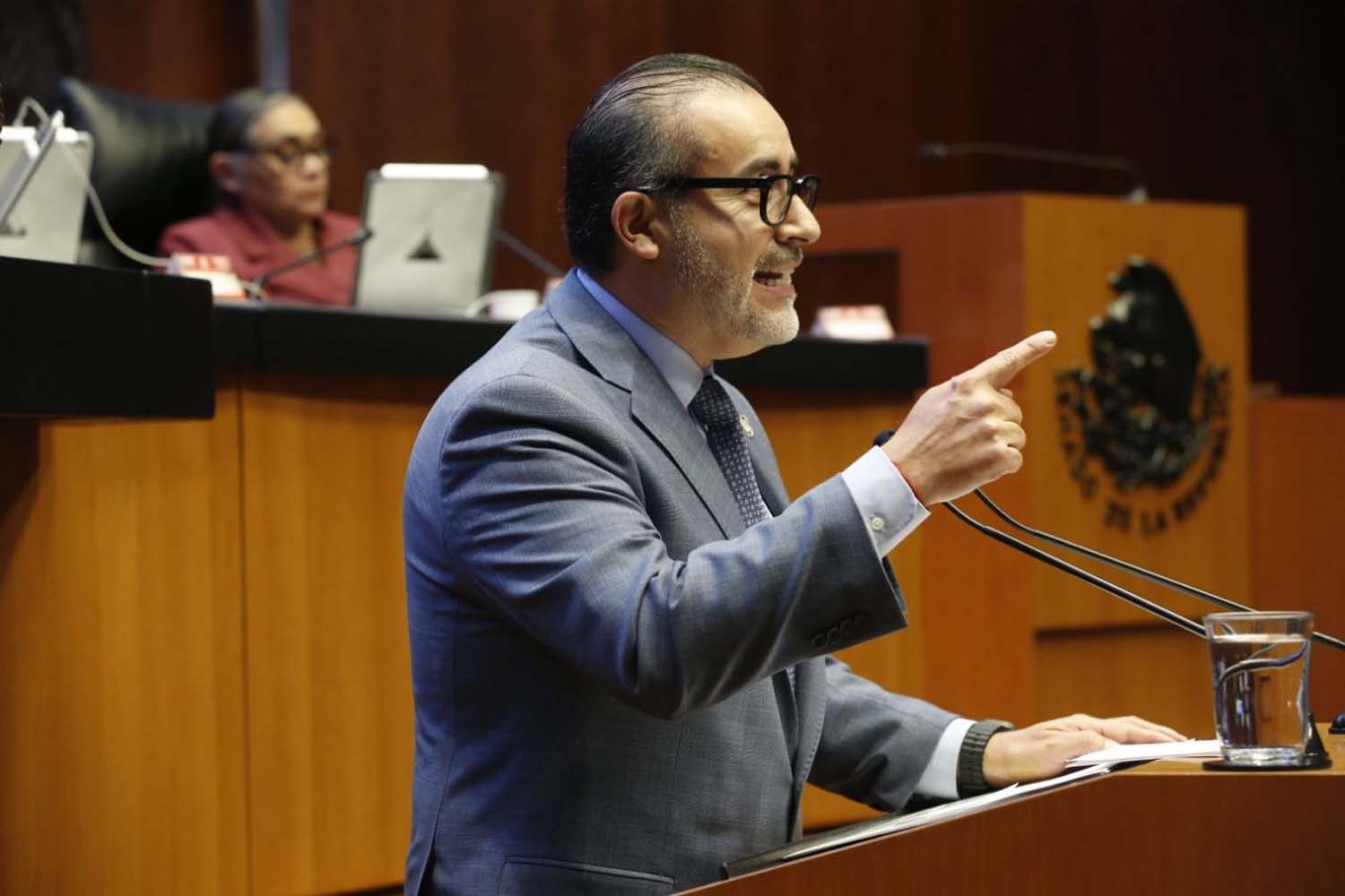 Senador José Máximo García López, para hablar en contra del dictamen para “reducir privilegios” y en materia de revocación de mandato