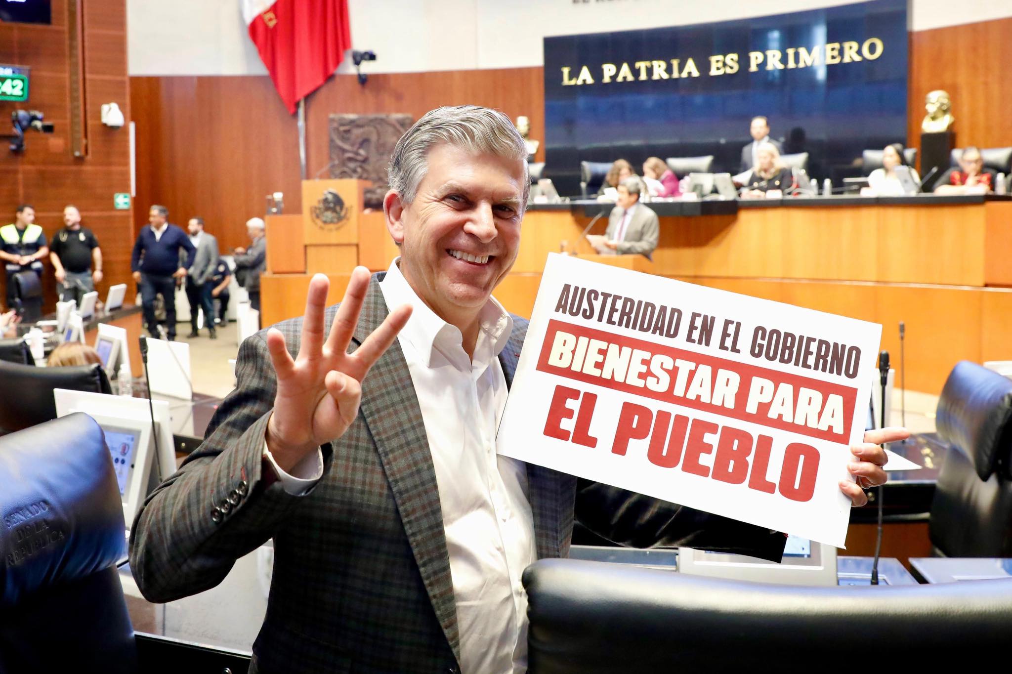 Senado aprueba reforma contra pensiones millonarias