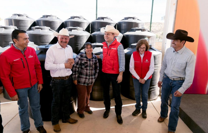 Esteban Villegas lleva apoyos para mejorar vivienda, agua y seguridad en Coneto de Comonfort