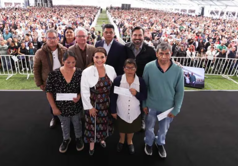 Clara Brugada amplía el programa "Ingreso Ciudadano Universal"; beneficiarios superan los 97 mil